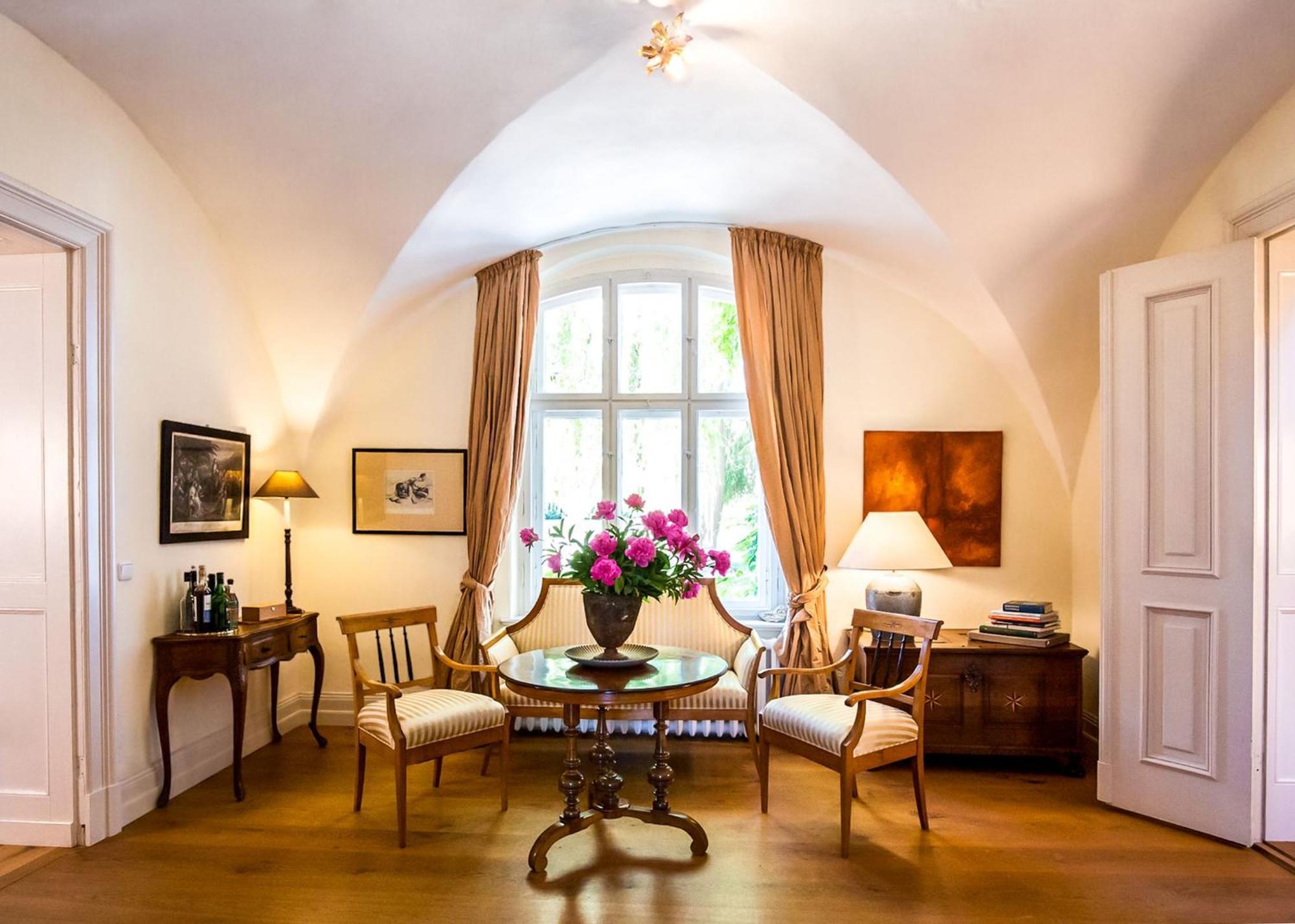 Gutshaus Penzlin Villa Meyenburg  Екстериор снимка